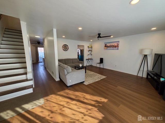 11-Q Quincy Circle, South Brunswick, NJ 08810