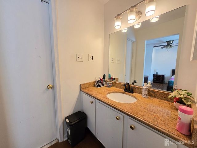 11-Q Quincy Circle, South Brunswick, NJ 08810