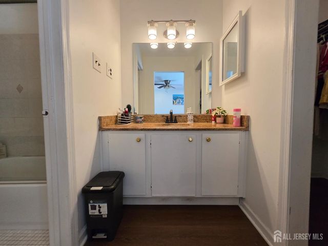11-Q Quincy Circle, South Brunswick, NJ 08810