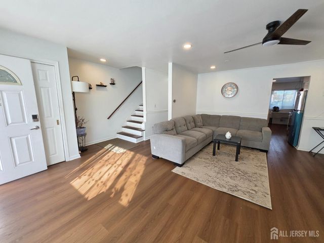 11-Q Quincy Circle, South Brunswick, NJ 08810