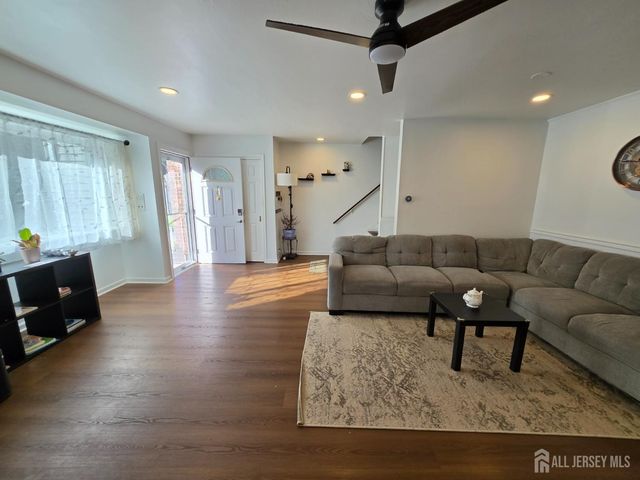 11-Q Quincy Circle, South Brunswick, NJ 08810