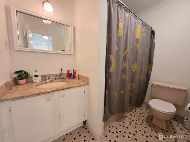 11-Q Quincy Circle, South Brunswick, NJ 08810