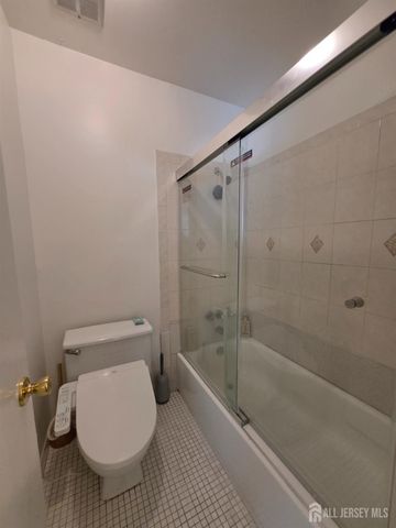 11-Q Quincy Circle, South Brunswick, NJ 08810