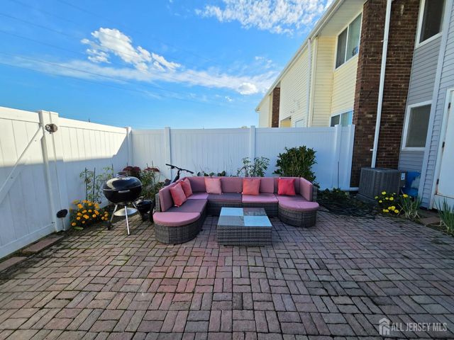 11-Q Quincy Circle, South Brunswick, NJ 08810