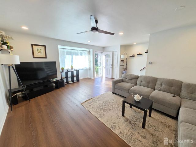 11-Q Quincy Circle, South Brunswick, NJ 08810