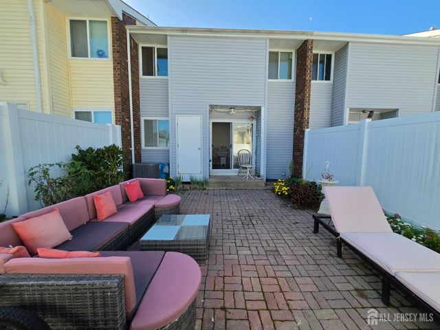 11-Q Quincy Circle, South Brunswick, NJ 08810