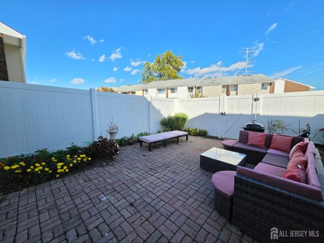 11-Q Quincy Circle, South Brunswick, NJ 08810