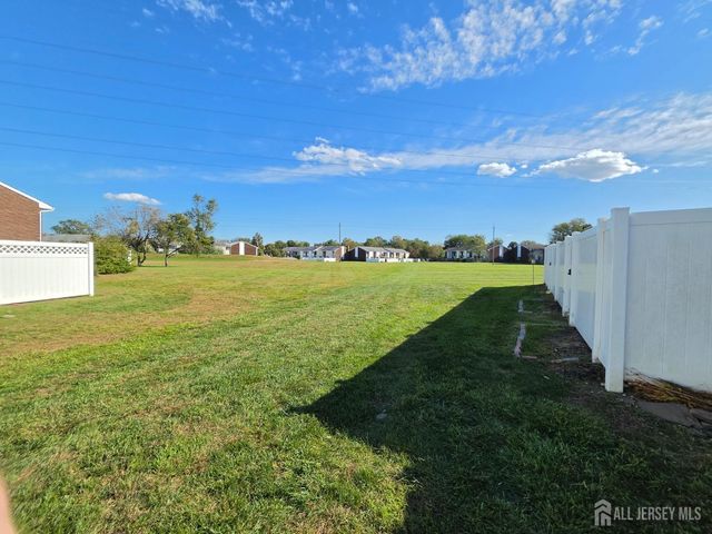 11-Q Quincy Circle, South Brunswick, NJ 08810