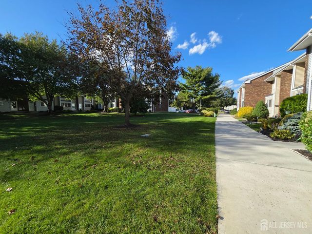 11-Q Quincy Circle, South Brunswick, NJ 08810
