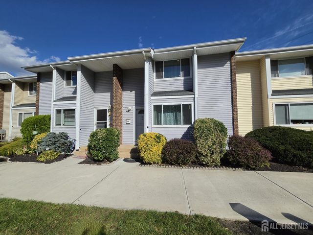 11-Q Quincy Circle, South Brunswick, NJ 08810