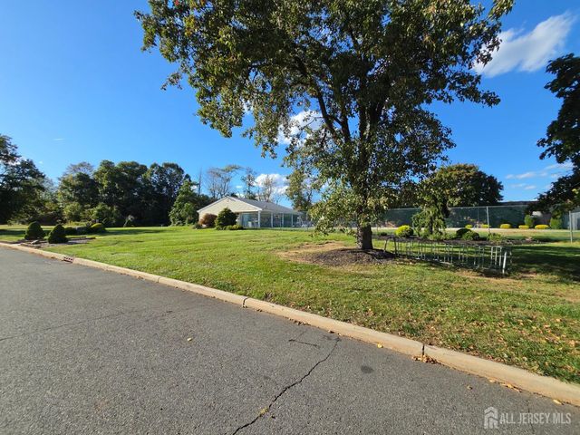 11-Q Quincy Circle, South Brunswick, NJ 08810
