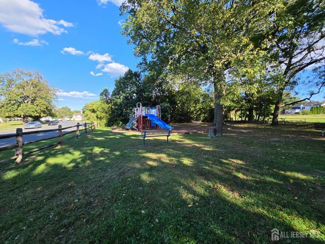 11-Q Quincy Circle, South Brunswick, NJ 08810