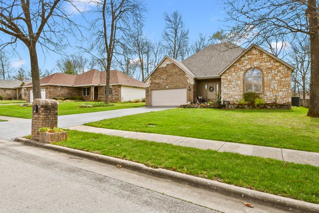 3832 W Wilderness Street, Springfield, MO 65807