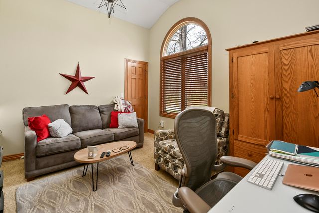 3832 W Wilderness Street, Springfield, MO 65807