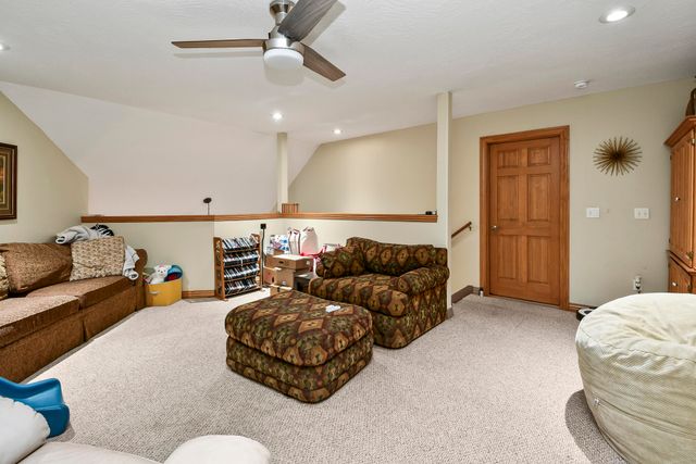 3832 W Wilderness Street, Springfield, MO 65807