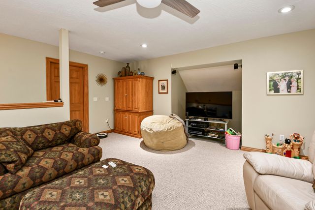 3832 W Wilderness Street, Springfield, MO 65807