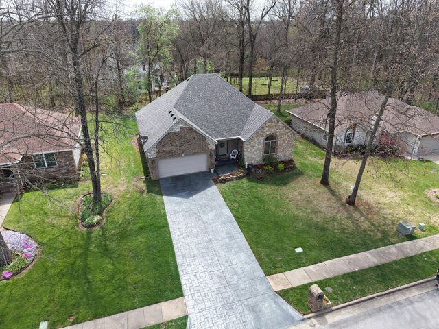 3832 W Wilderness Street, Springfield, MO 65807