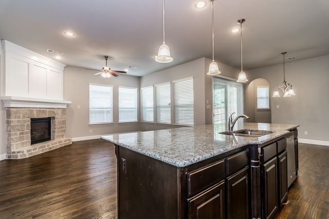 852 Sweet Iron Road, Frisco, TX 75036