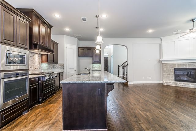 852 Sweet Iron Road, Frisco, TX 75036