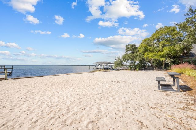 305 W Windward Cove, Niceville, FL 32578