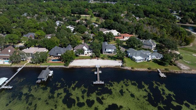 305 W Windward Cove, Niceville, FL 32578