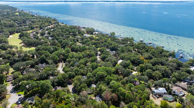 305 W Windward Cove, Niceville, FL 32578