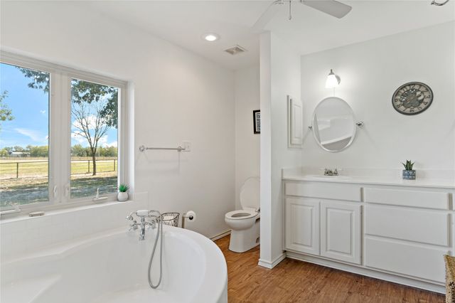15 County Road 1227, Lake Creek, TX 75450