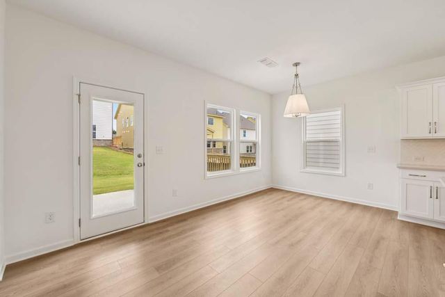 5452 Hargrove Way, Flowery Branch, GA 30542