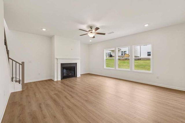5452 Hargrove Way, Flowery Branch, GA 30542