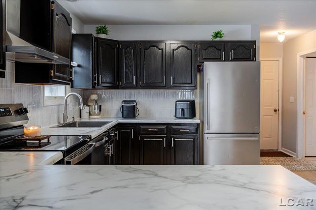 2860 Dawn Drive, Adrian Twp, MI 49221