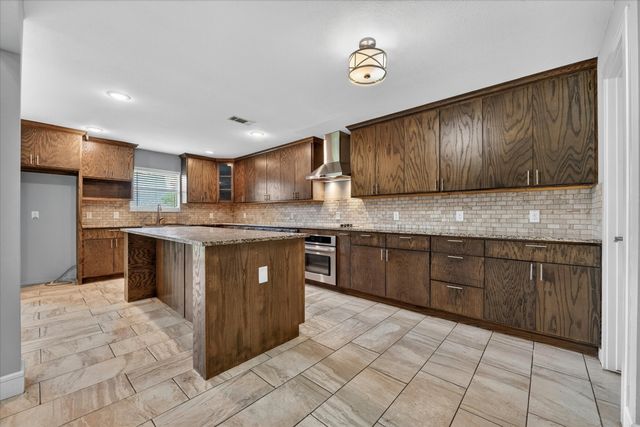 1400 Ems Road W, Fort Worth, TX 76116