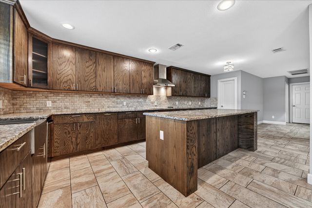 1400 Ems Road W, Fort Worth, TX 76116