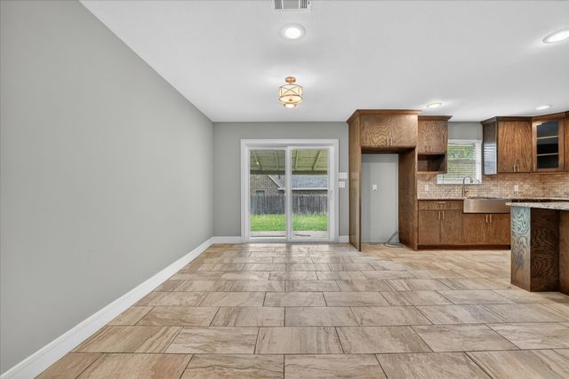 1400 Ems Road W, Fort Worth, TX 76116