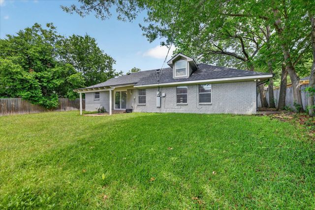 1400 Ems Road W, Fort Worth, TX 76116