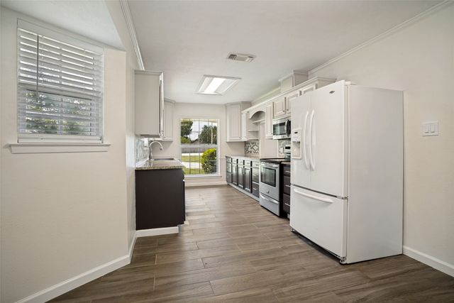 6355 Starnes Road, Watauga, TX 76148