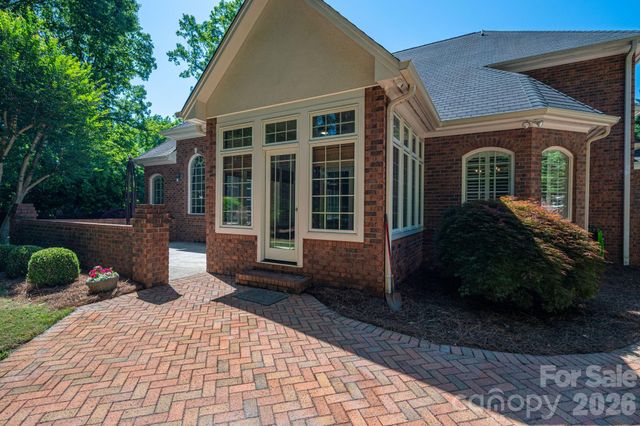110 Elizabeth Court, Mount Holly, NC 28120