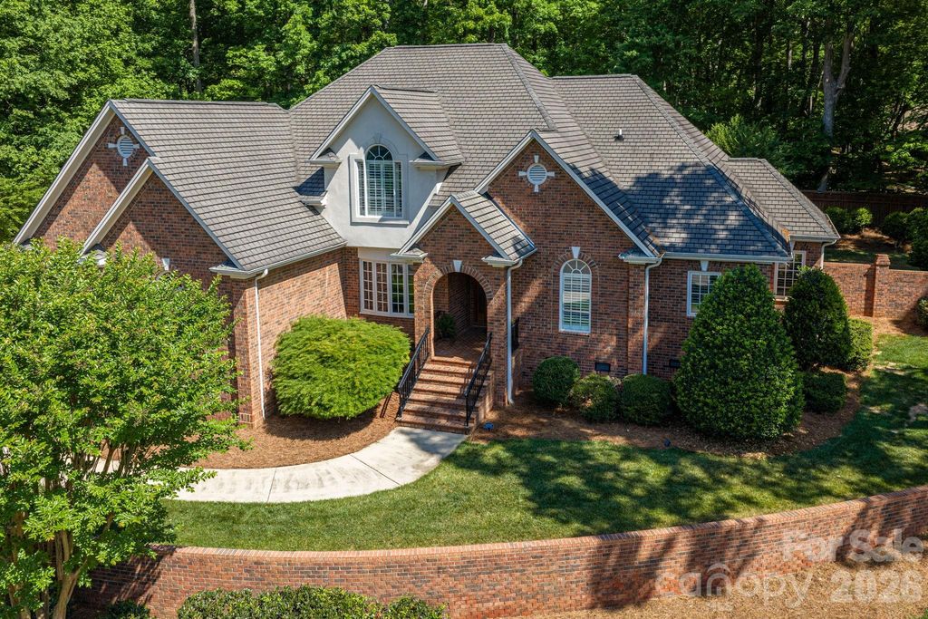 110 Elizabeth Court, Mount Holly, NC 28120