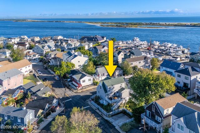 25 Jackson Street, Highlands, NJ 07732