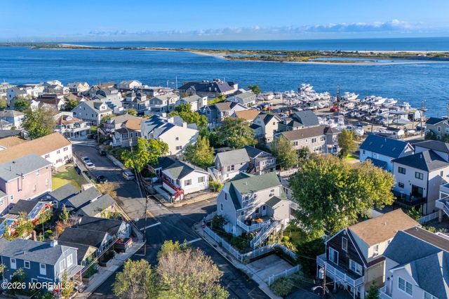 25 Jackson Street, Highlands, NJ 07732