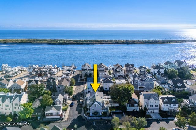 25 Jackson Street, Highlands, NJ 07732