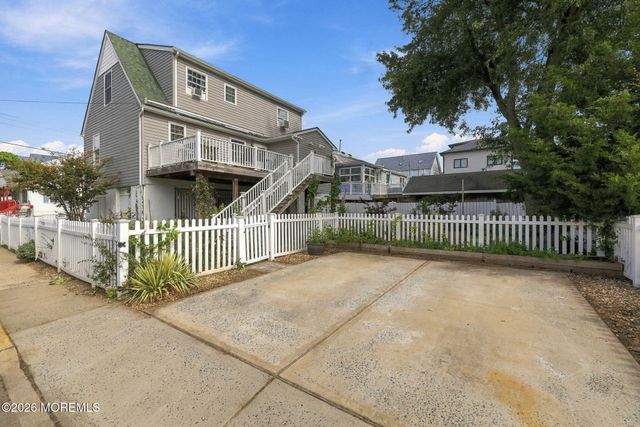 25 Jackson Street, Highlands, NJ 07732