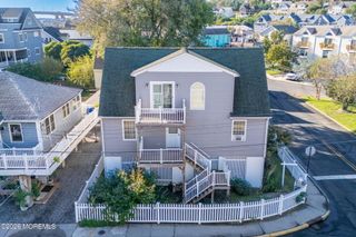 25 Jackson Street, Highlands, NJ 07732