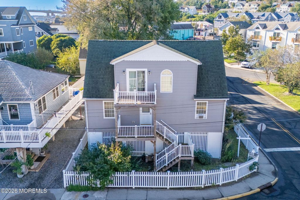 25 Jackson Street, Highlands, NJ 07732
