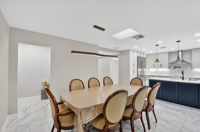 2277 Summit Boulevard, West Palm Beach, FL 33406