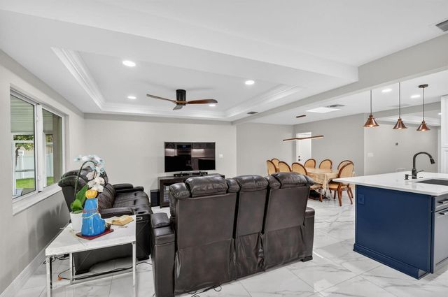 2277 Summit Boulevard, West Palm Beach, FL 33406
