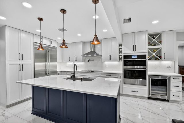 2277 Summit Boulevard, West Palm Beach, FL 33406