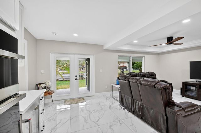 2277 Summit Boulevard, West Palm Beach, FL 33406