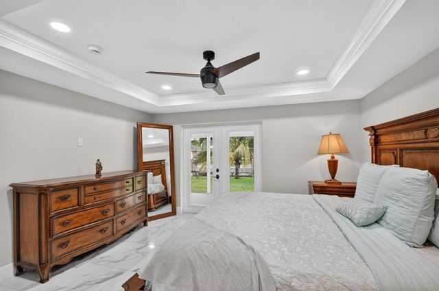 2277 Summit Boulevard, West Palm Beach, FL 33406