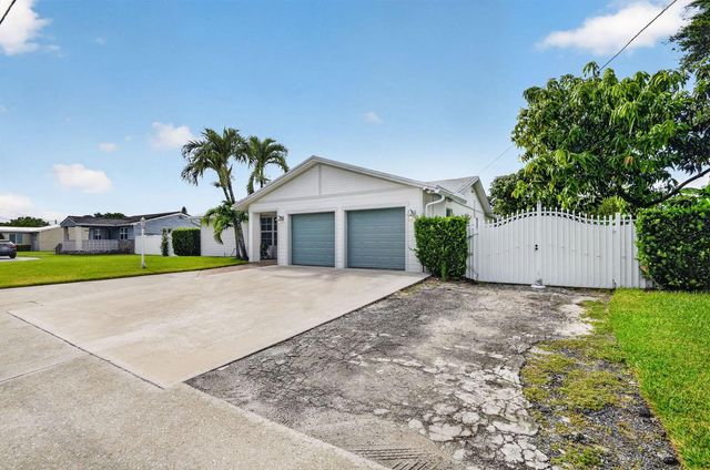 2277 Summit Boulevard, West Palm Beach, FL 33406