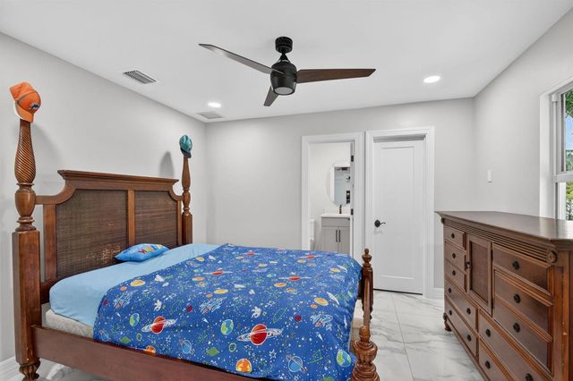 2277 Summit Boulevard, West Palm Beach, FL 33406